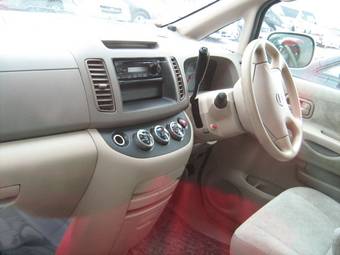 2001 Nissan Serena Photos