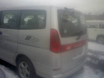 2001 Nissan Serena Photos