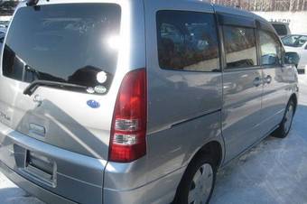 2001 Nissan Serena Pictures