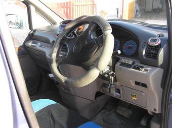 2001 Nissan Serena Wallpapers