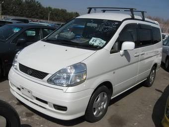 2001 Nissan Serena Pictures