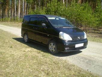 2001 Nissan Serena Photos