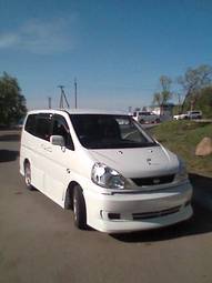 2001 Nissan Serena Photos