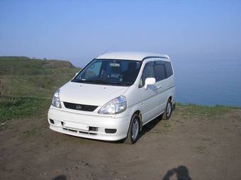 2001 Nissan Serena Photos