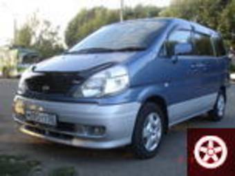 2001 Nissan Serena Pictures