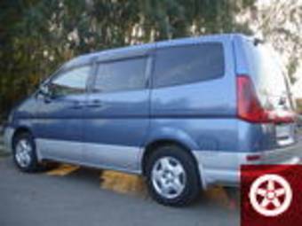 2001 Nissan Serena Photos