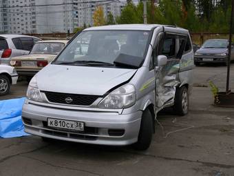 2001 Nissan Serena Pictures