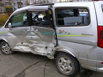 2001 Nissan Serena Pics