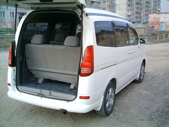 2001 Nissan Serena Photos