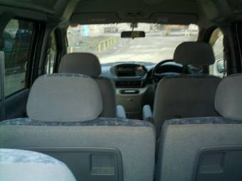 2001 Nissan Serena Photos