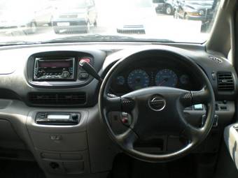 2001 Nissan Serena Pics