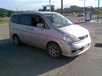 2001 Nissan Serena Photos