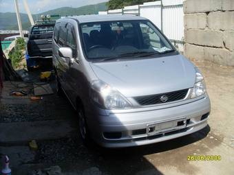 2001 Nissan Serena Photos