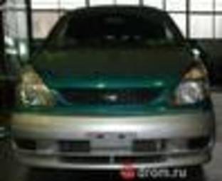 2001 Nissan Serena Photos