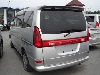 2001 Nissan Serena Pictures