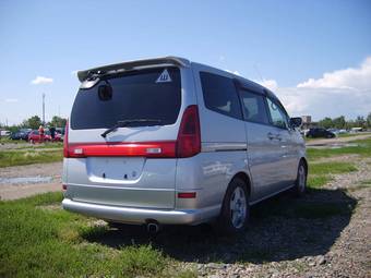 2001 Nissan Serena Photos