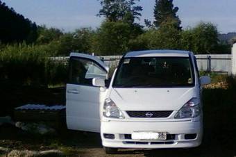 2001 Nissan Serena Photos