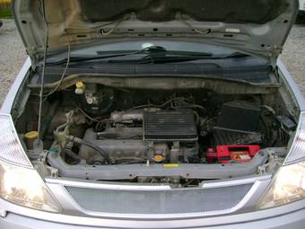 2001 Nissan Serena Photos