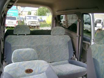 2001 Nissan Serena Photos