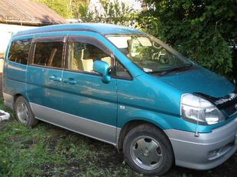 2001 Nissan Serena Photos