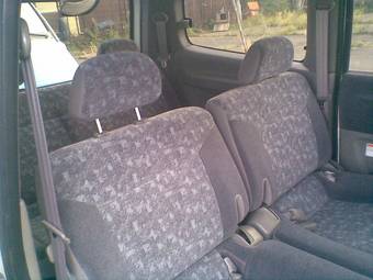 2001 Nissan Serena Photos