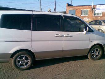 2001 Nissan Serena Photos