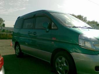 2001 Nissan Serena Pictures