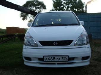 2001 Nissan Serena Photos