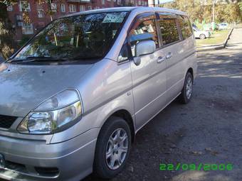 2001 Nissan Serena Pictures