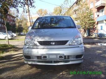 2001 Nissan Serena Photos