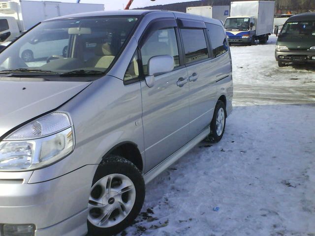 2002 Nissan Serena