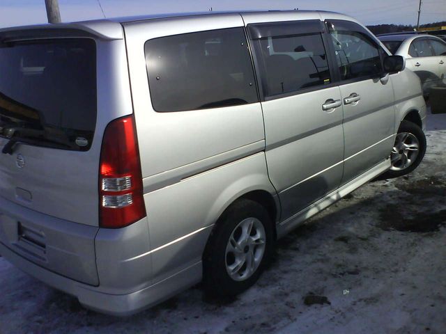 2002 Nissan Serena