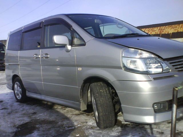 2002 Nissan Serena