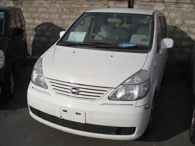 2002 Nissan Serena