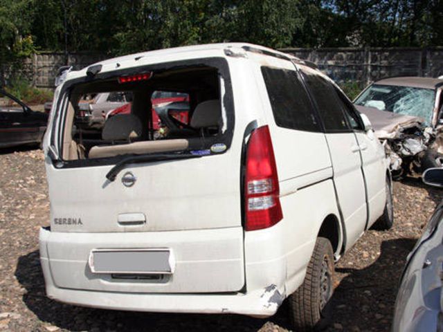 2002 Nissan Serena