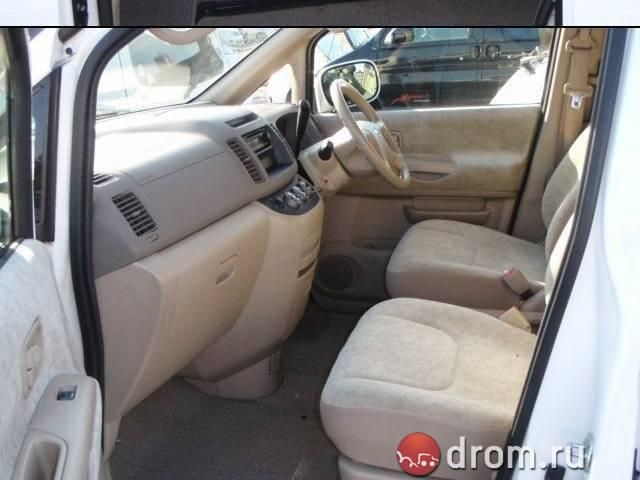 2002 Nissan Serena