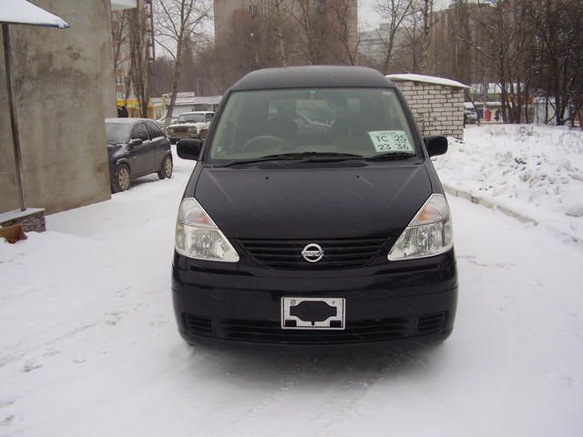 2002 Nissan Serena