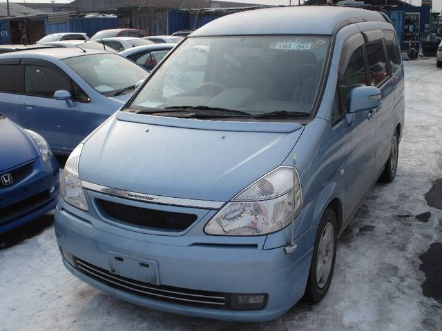 2002 Nissan Serena