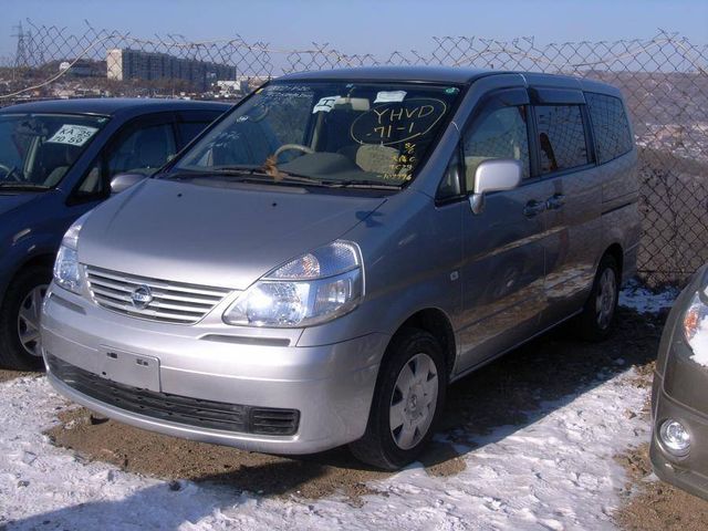 2002 Nissan Serena