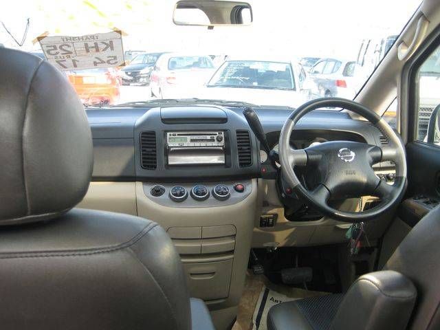 2002 Nissan Serena