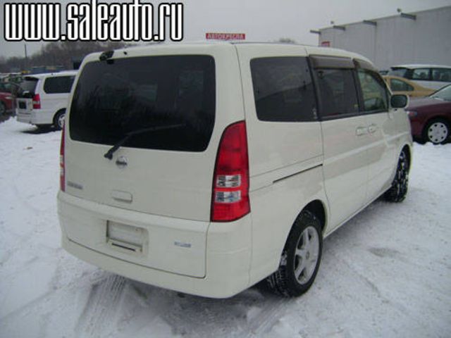 2002 Nissan Serena