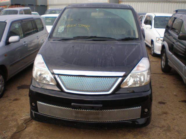 2002 Nissan Serena