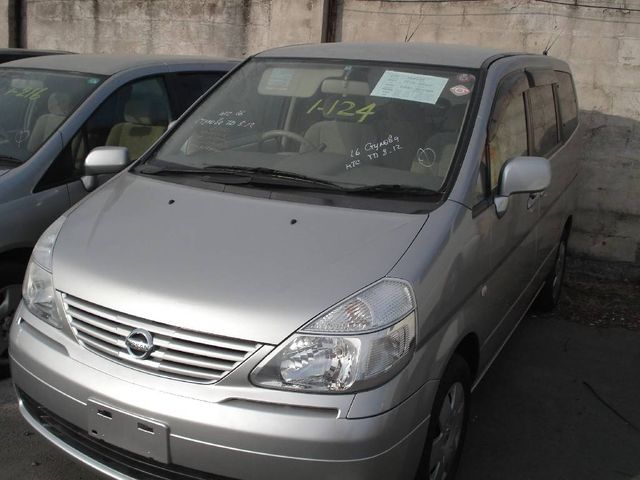2002 Nissan Serena