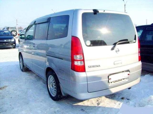 2002 Nissan Serena