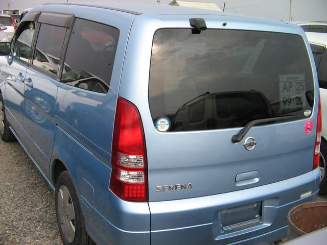 2002 Nissan Serena