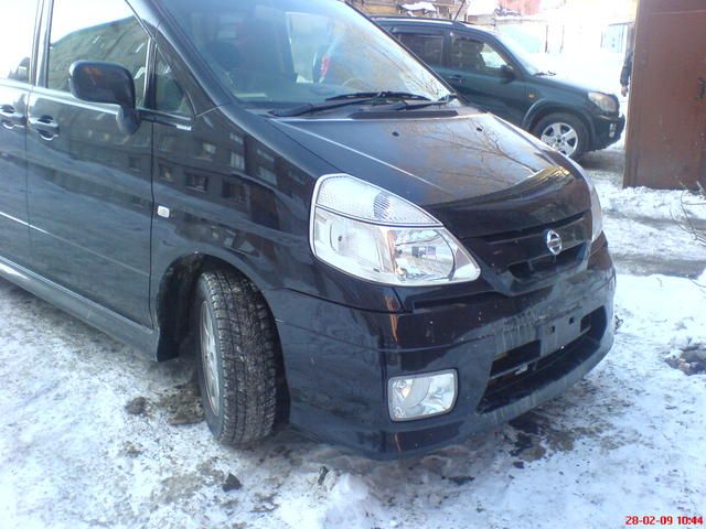2002 Nissan Serena
