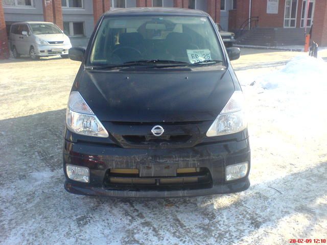 2002 Nissan Serena