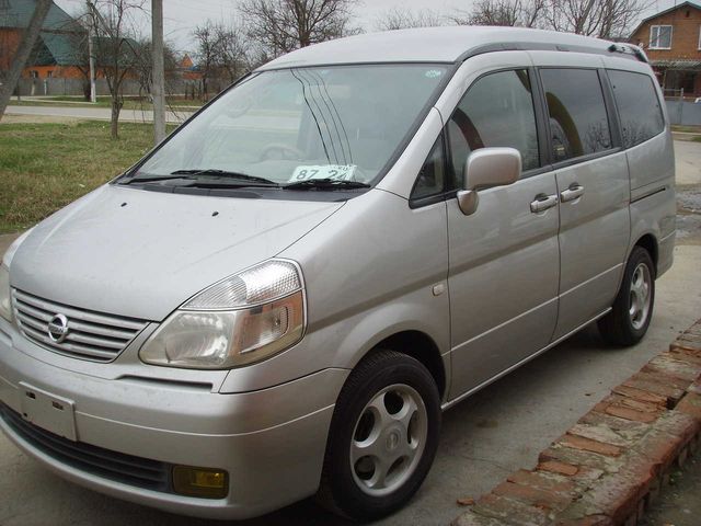 2002 Nissan Serena