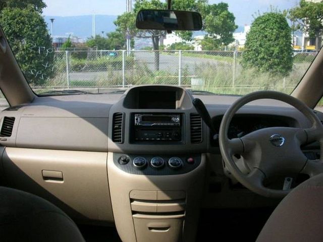 2002 Nissan Serena