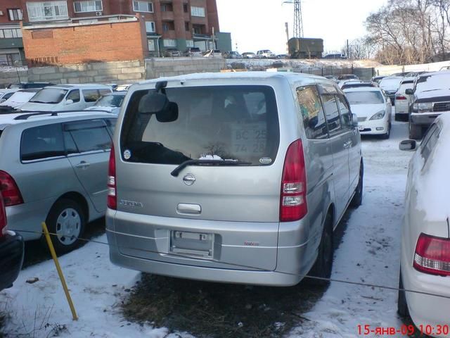 2002 Nissan Serena